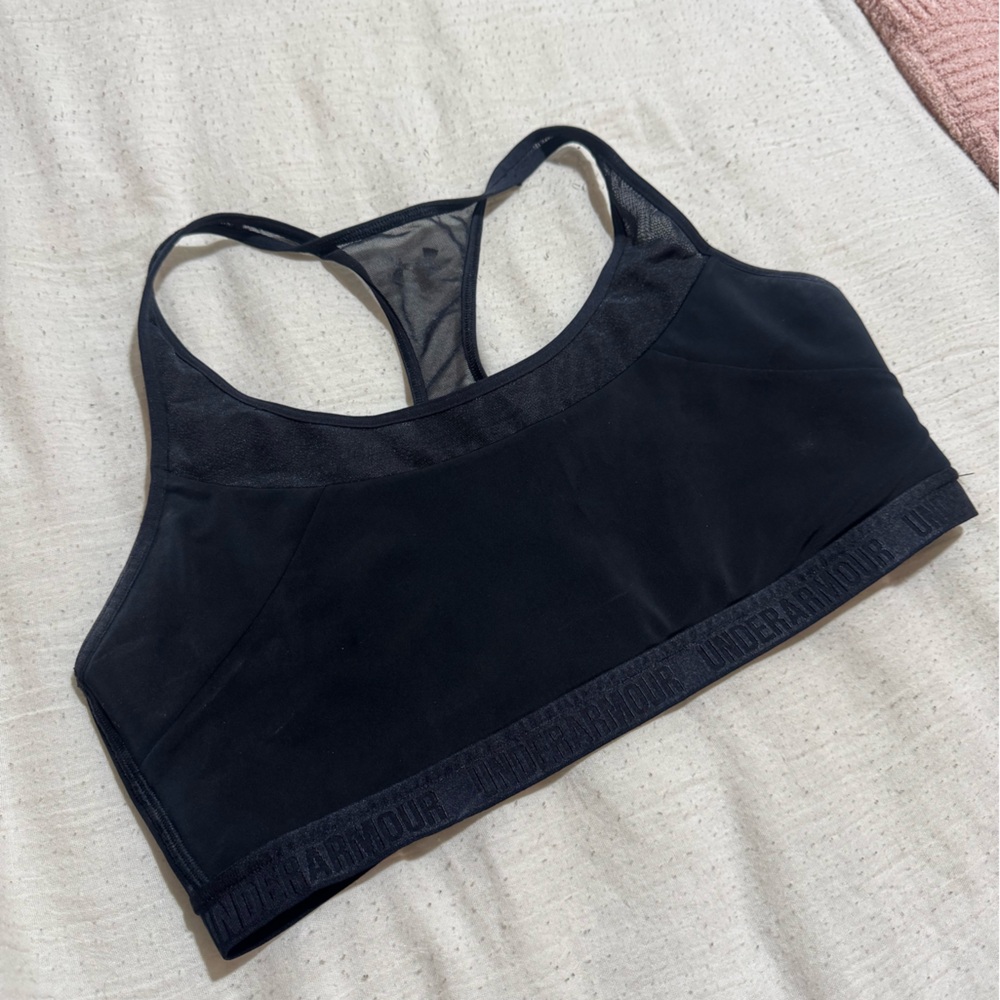 Under Armour Women's Sleek Black Sports Bra